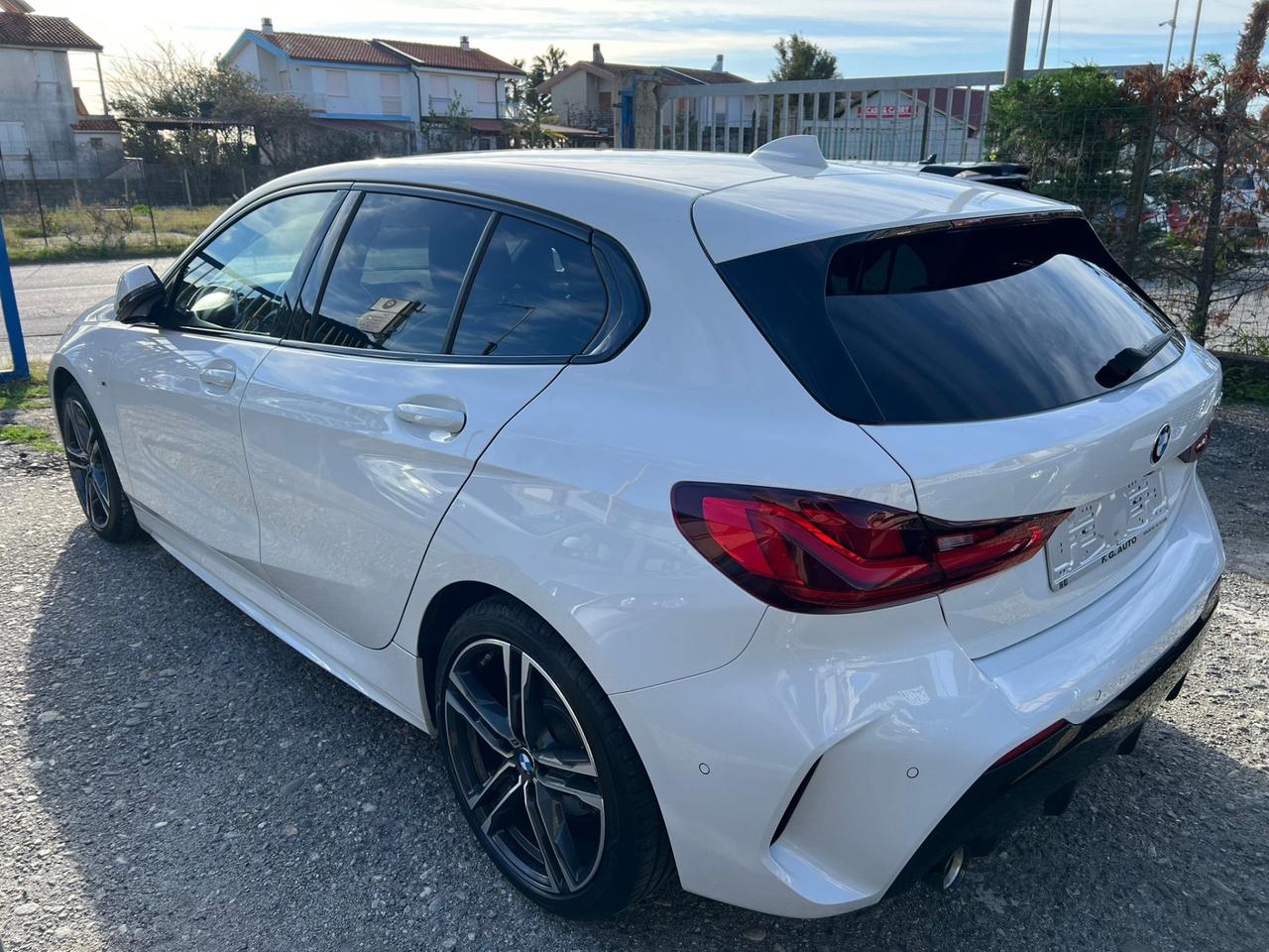 Bmw 118 118d 5p. Msport