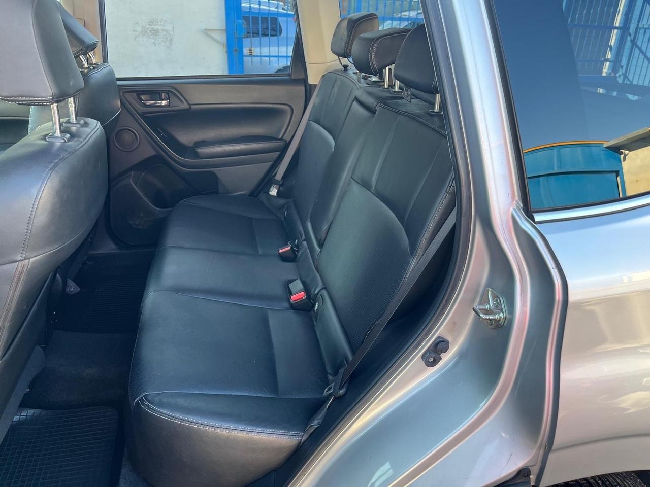 Subaru Forester 4x4 2.0 D-full-2015