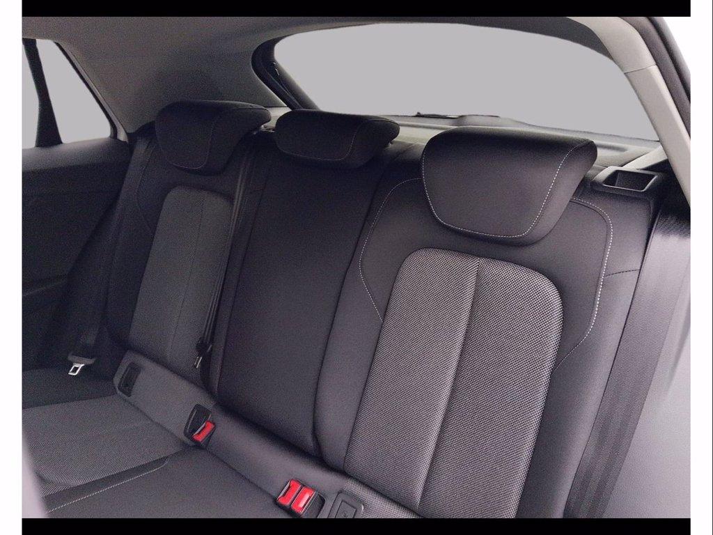 AUDI Q2 35 2.0 tdi identity black s-tronic del 2026