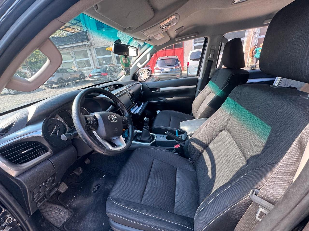 Toyota Hilux 2.4 D-4D 4WD 4 porte Double Cab Executive