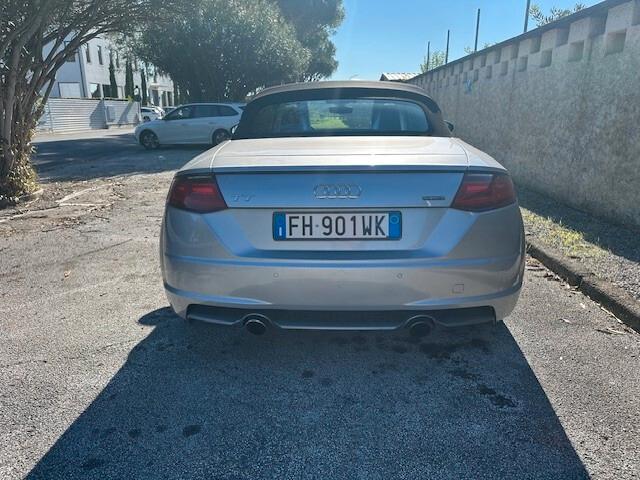 Audi TT Roadster 2.0 TFSI quattro S tronic line
