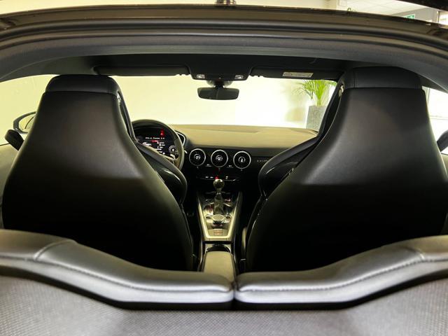 AUDI TT RS Coupé 2.5 TFSI quattro S tronic / SEDILI A GUSCIO