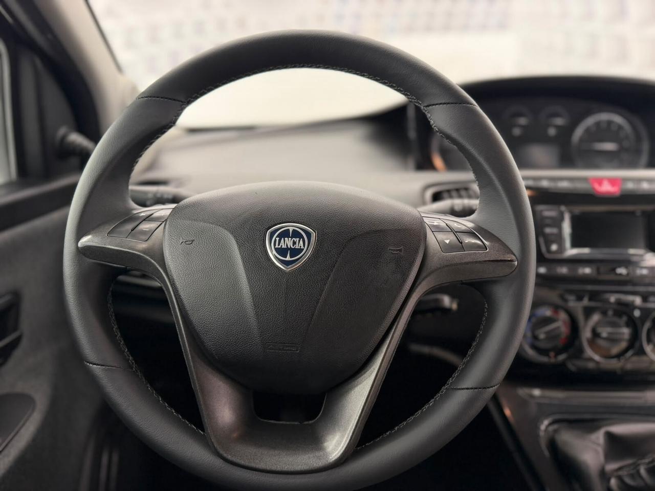 Lancia Ypsilon 1.0 HYBRID-LOUNGE-69CV-NEOPATENTATO-KM CERTIFICATI-12 MESI GARANZIA-PERMUTE