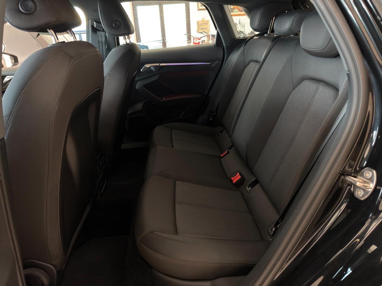 AUDI A3 S-Tronic S-Line 1.0cc 110Cv Automatica