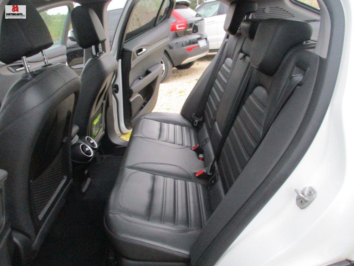 A.R.Stelvio 2.2 T.diesel 190CV AT8 Q4 TI-2021 FULL