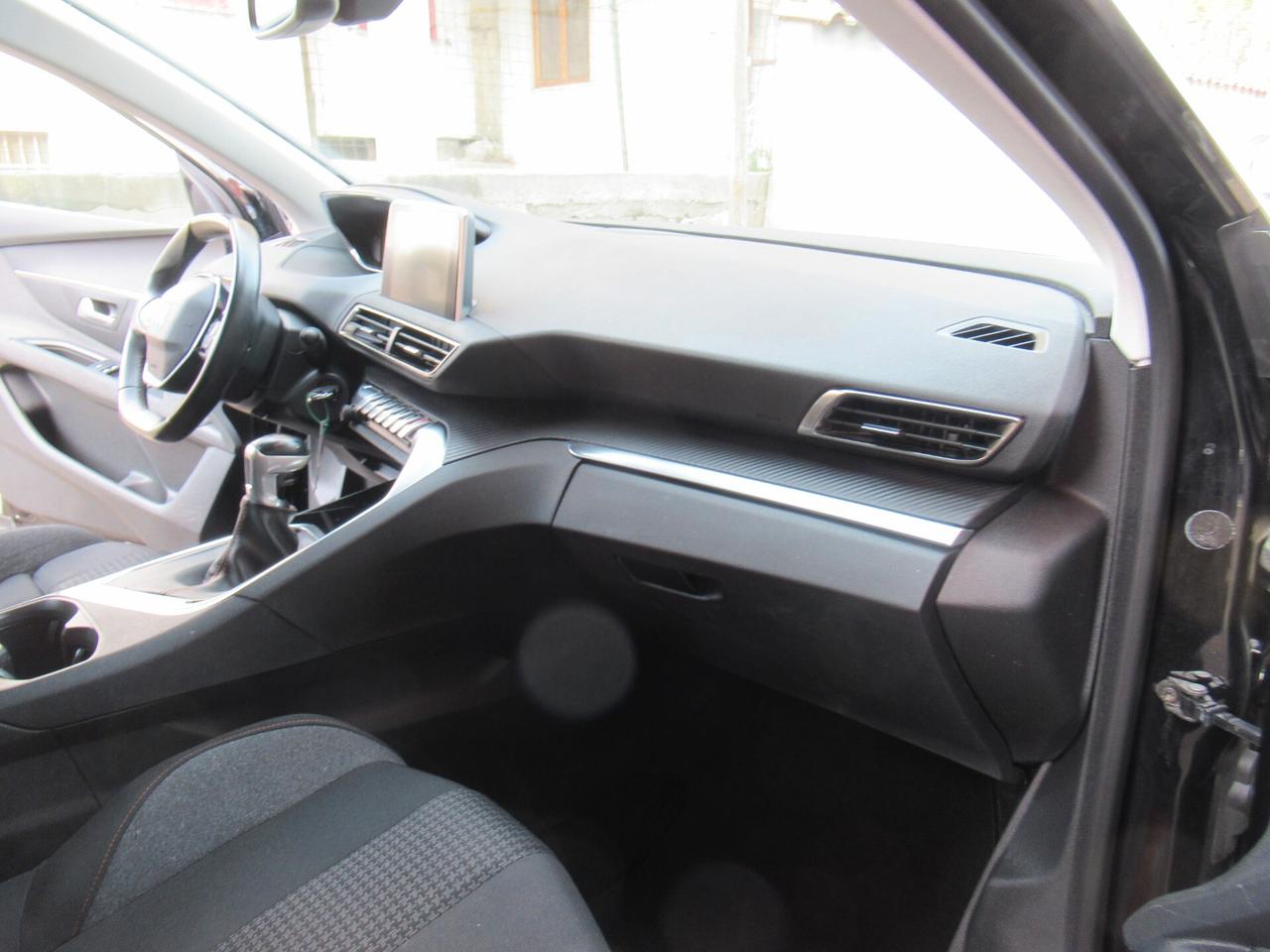 Peugeot 3008 BlueHDi 130 S&S Business