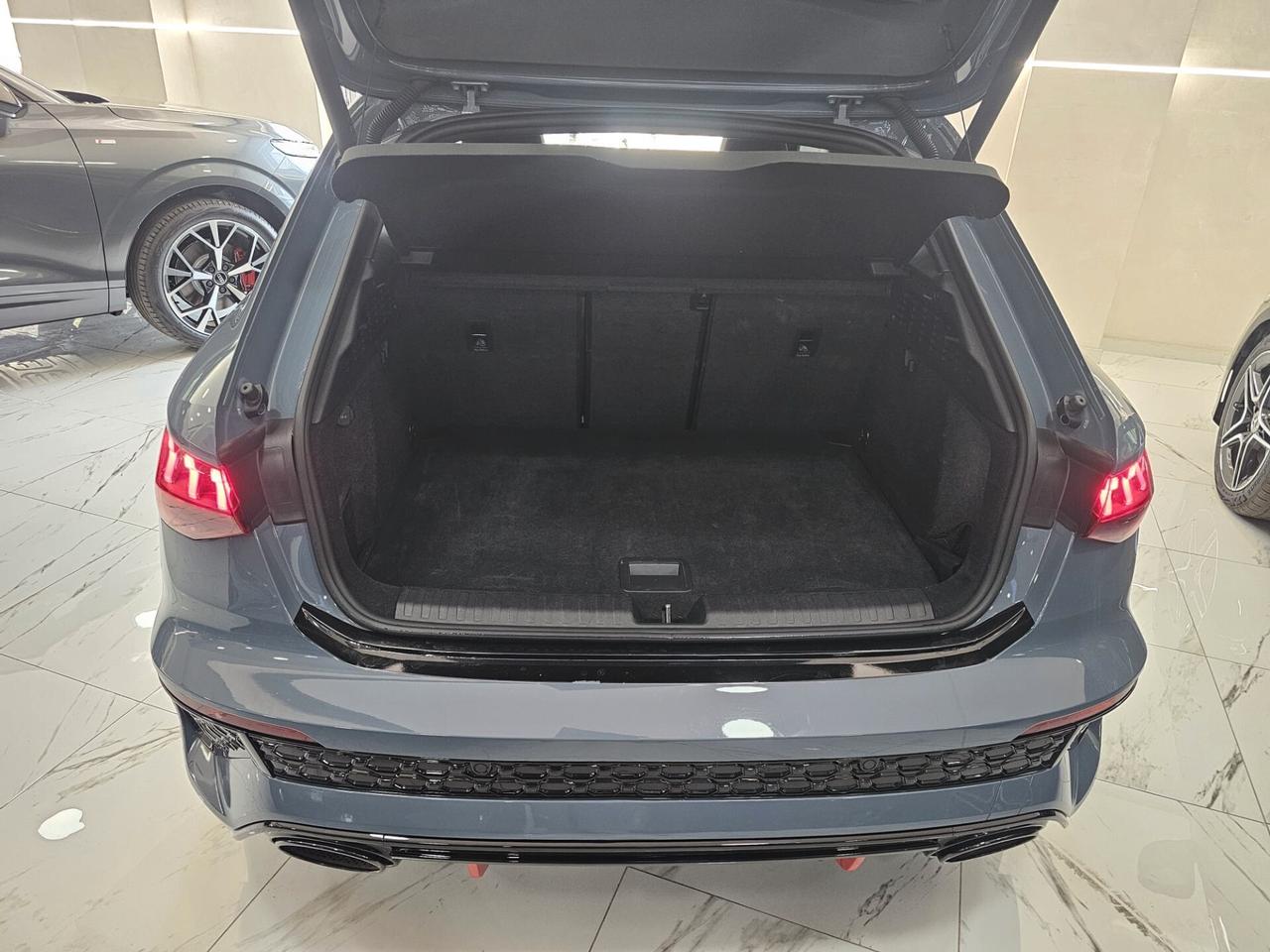 NUOVA AUDI RS3 SPORTBACK 2.5 BENZ 400CV S-TRONIC