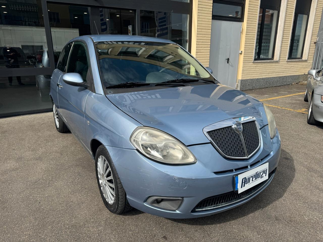 Lancia Ypsilon 1.3 MJT 75 CV Argento NEOPATENTATI