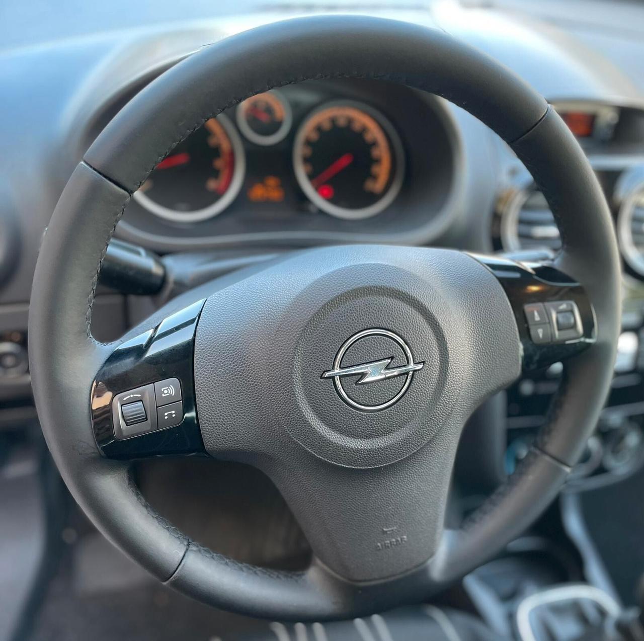 Opel Corsa 1.2 5 porte 86Cv