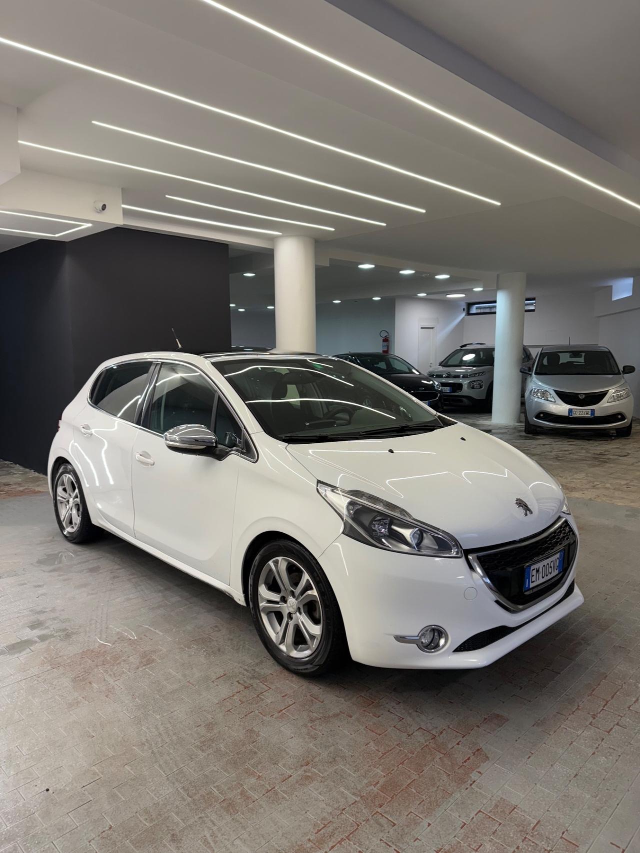 Peugeot 208 1.6 e-HDi 92 CV Stop&Start 5 porte Allure