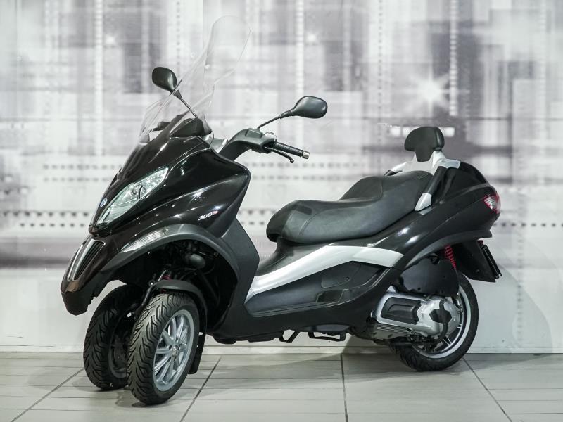 Piaggio MP3 300