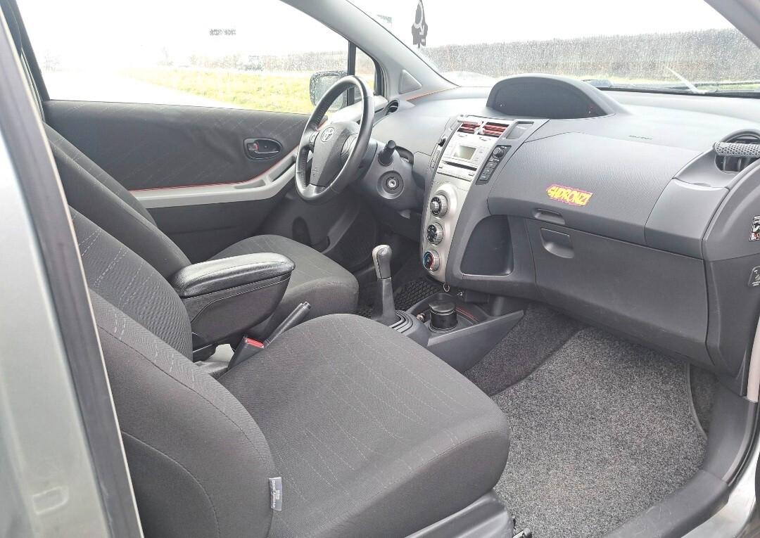 Toyota Yaris 1.0 3 porte Sol