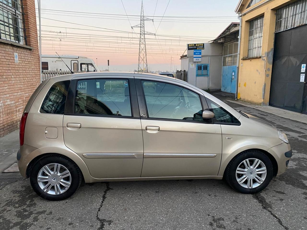 Lancia MUSA 1.4 GPL 95CV - C. AUTOMATICO - NEOPATENTATI - GARANZIA 12 MESI