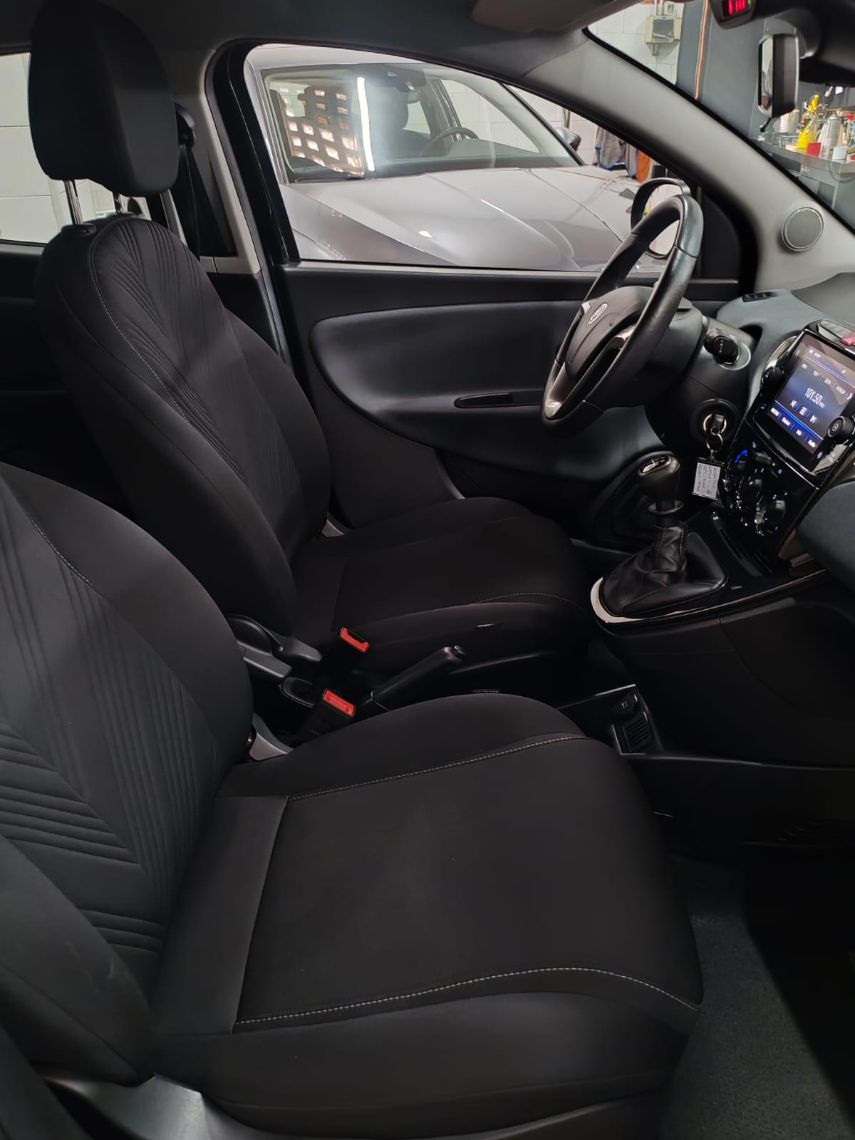 Lancia Ypsilon 1.0 firefly hybrid Gold s&s 70cv 5p.ti