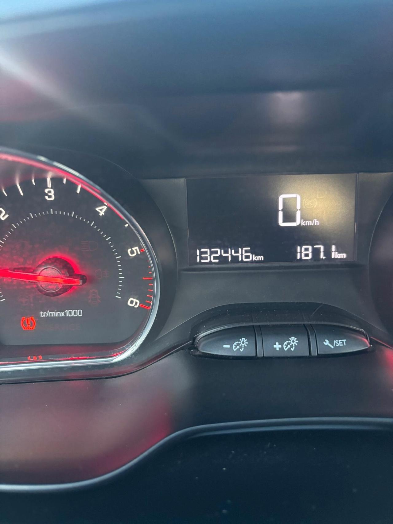 Peugeot 208 1.4 HDi 68 CV 5 porte Allure