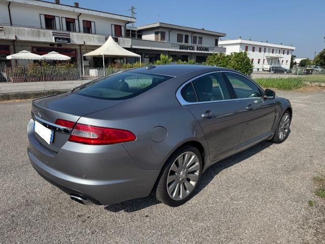 Jaguar XF 2.7D V6 Premium Luxury