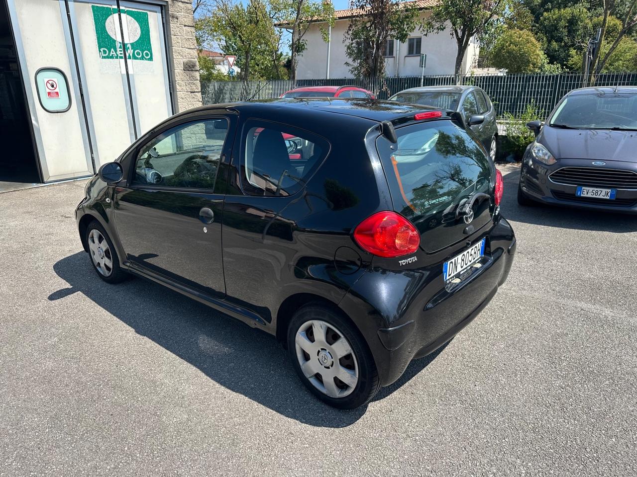 Toyota Aygo 1.0 VVT-i 3p. Now - 120.000km Neop.