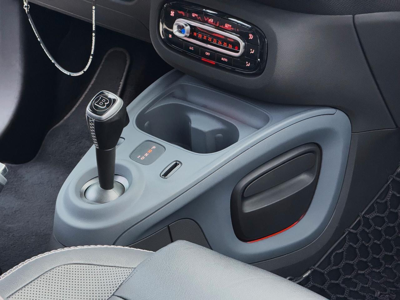 Smart forTwo 0.9 T Parisblue BRABUS Style 90CV Twin