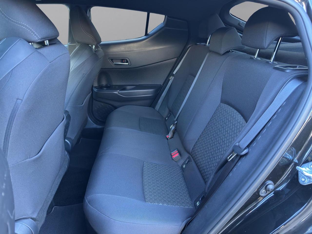 Toyota C-HR 2.0h More Business e-cvt