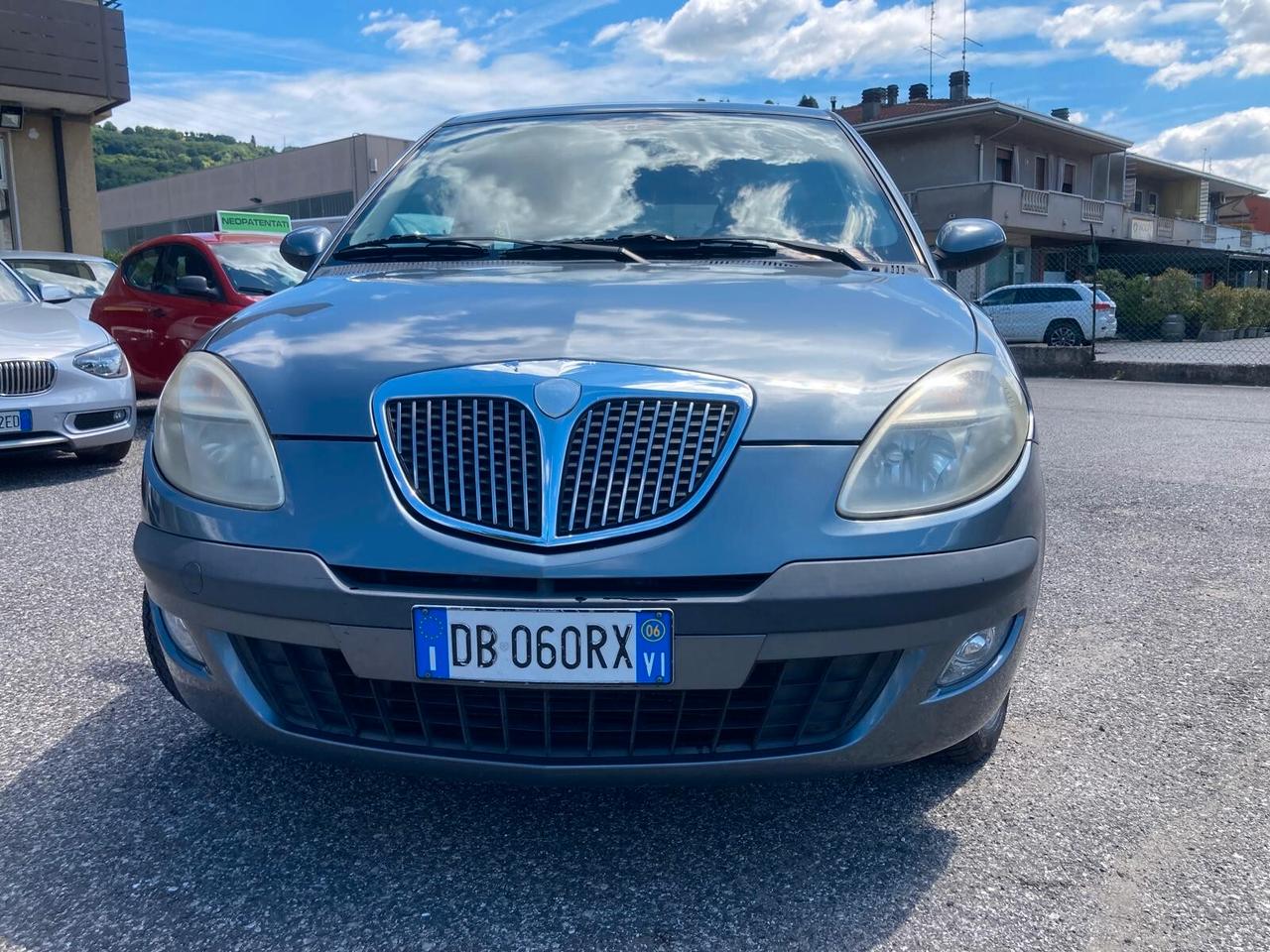 LANCIA YPSILON 1.2 BENZINA 60 CV – ADATTA A NEOPATENTATI