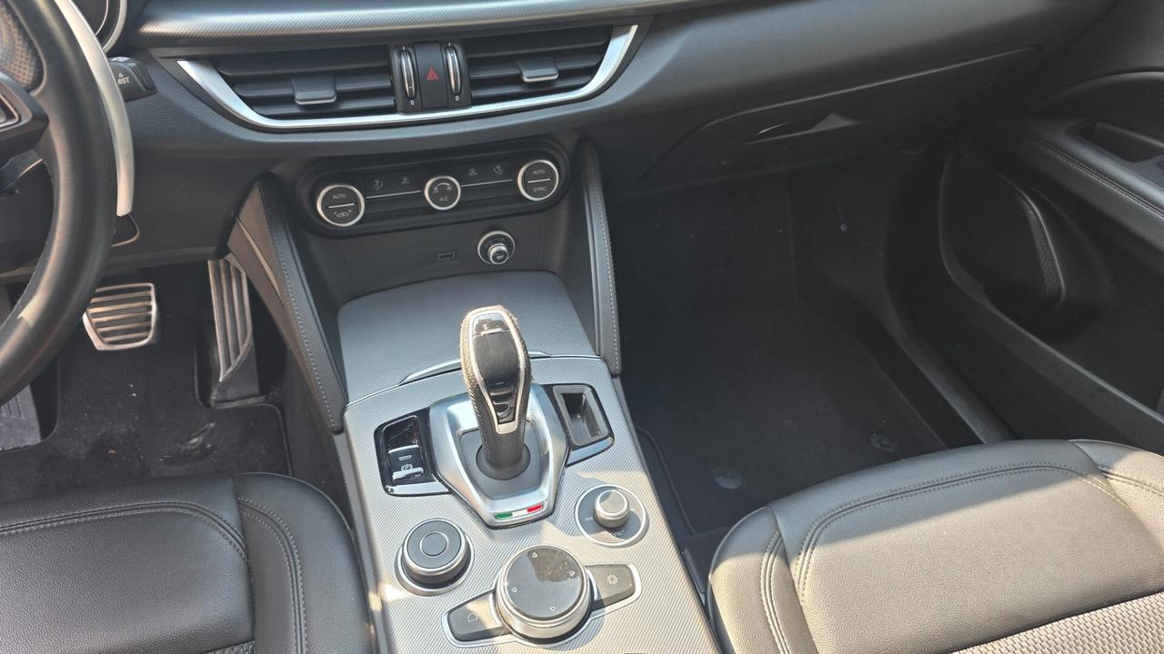 Alfa Romeo Stelvio 2.2 Turbodiesel 160 CV AT8 RWD Sprint