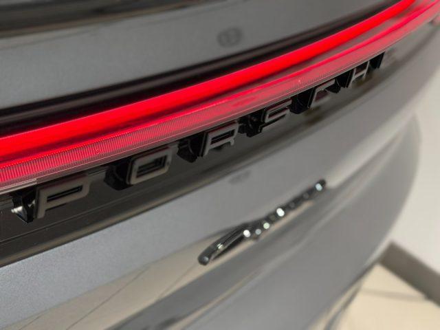 PORSCHE Cayenne 3.0 V6 E-Hybrid Black Edition