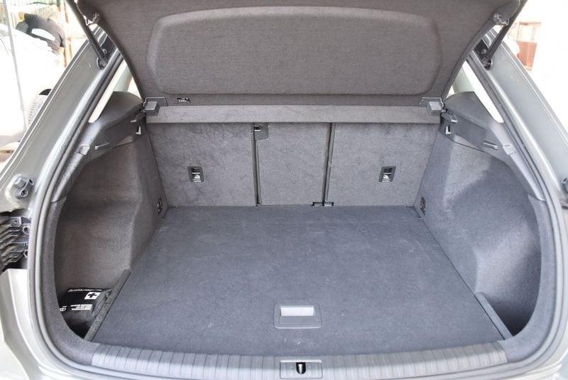 Audi Q3 35 TDI quattro S tronic Business *NAVI*