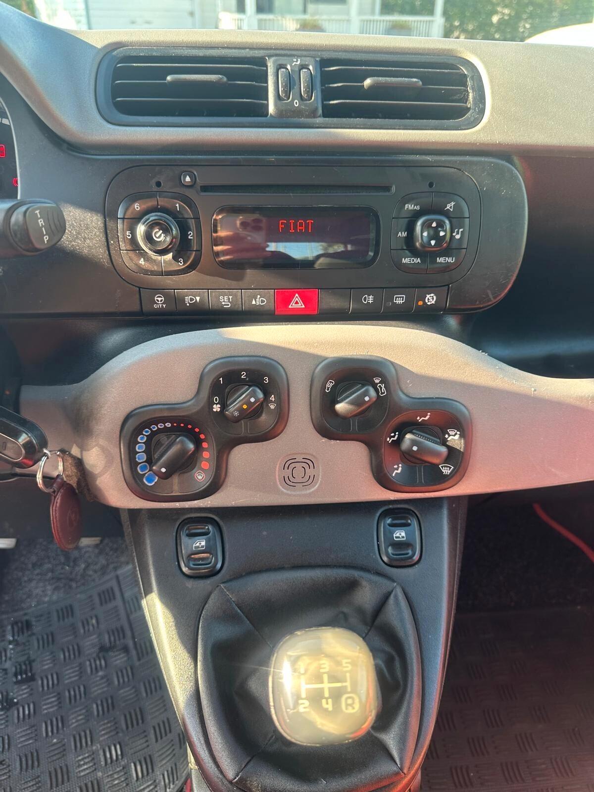 Fiat Panda 1.3 MJT 75 CV 2012 MOTORE SOSTUITO CON POCHI KM