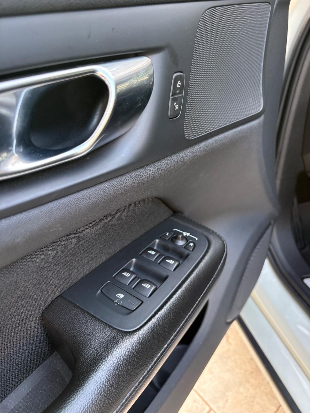 Volvo V60 D4 190cv virtual cockpit automatico