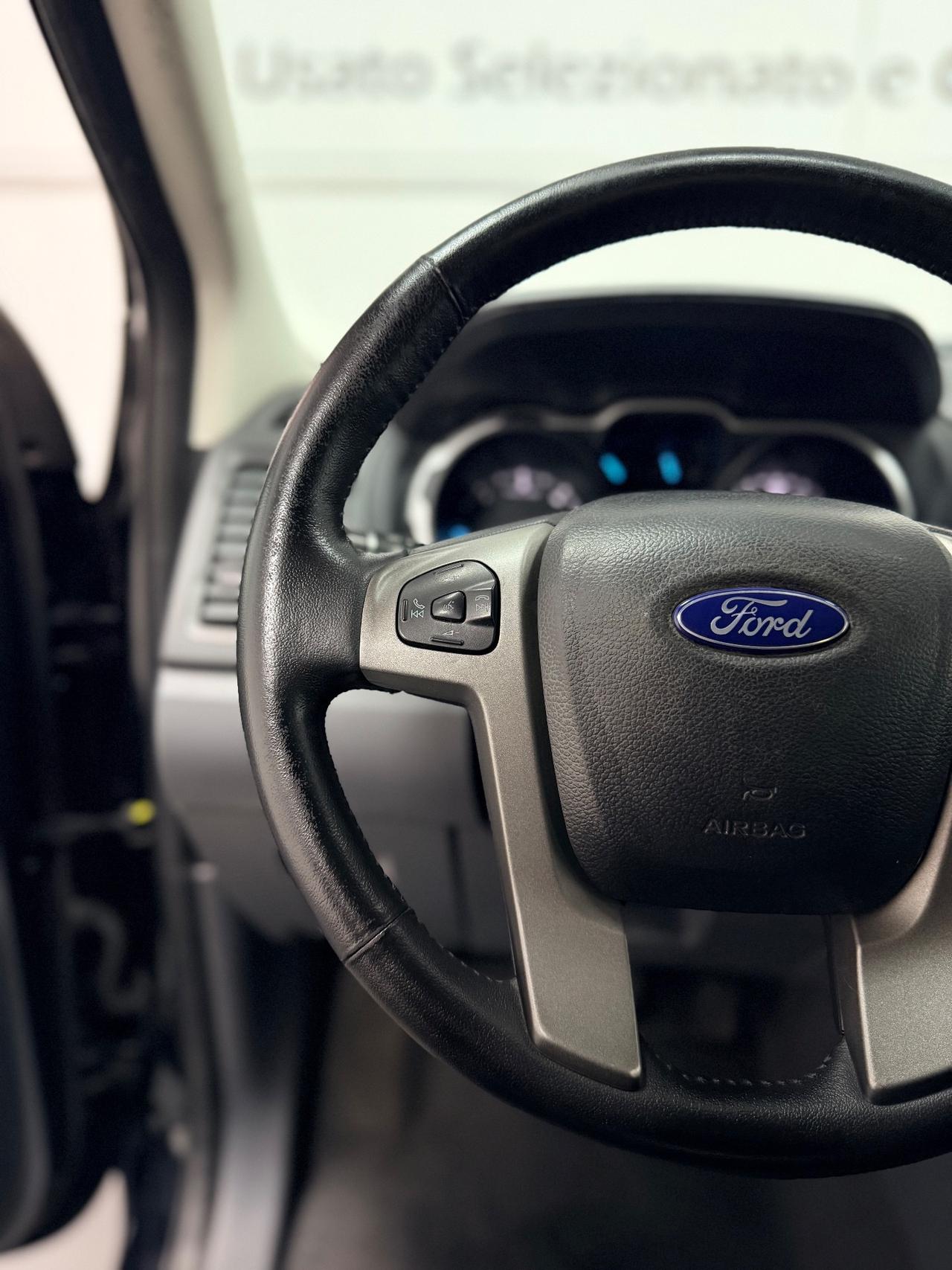 Ford Ranger 2.2 TDCi aut. DC Limited 5pt. 12/2014 EURO 5B NEOPATENTATI GANCIO TRAINO