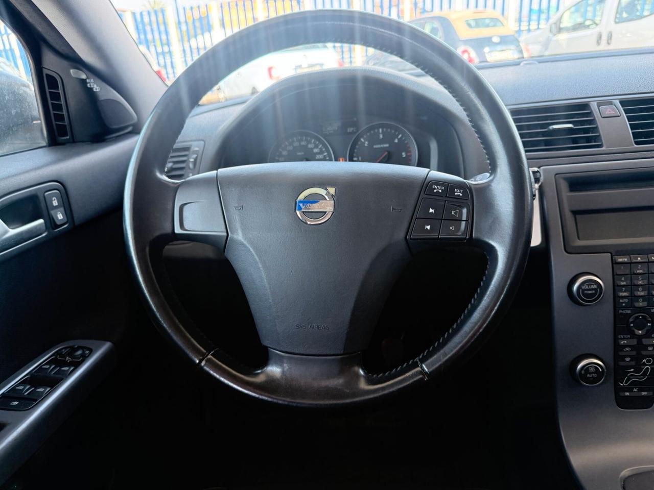 Volvo V50 D2 R-design