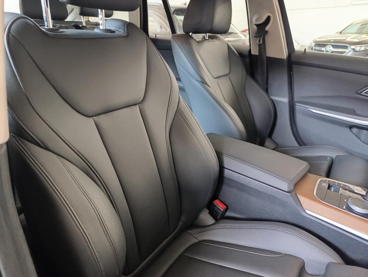 BMW 320 d Touring mhev 48V xdrive Sport auto