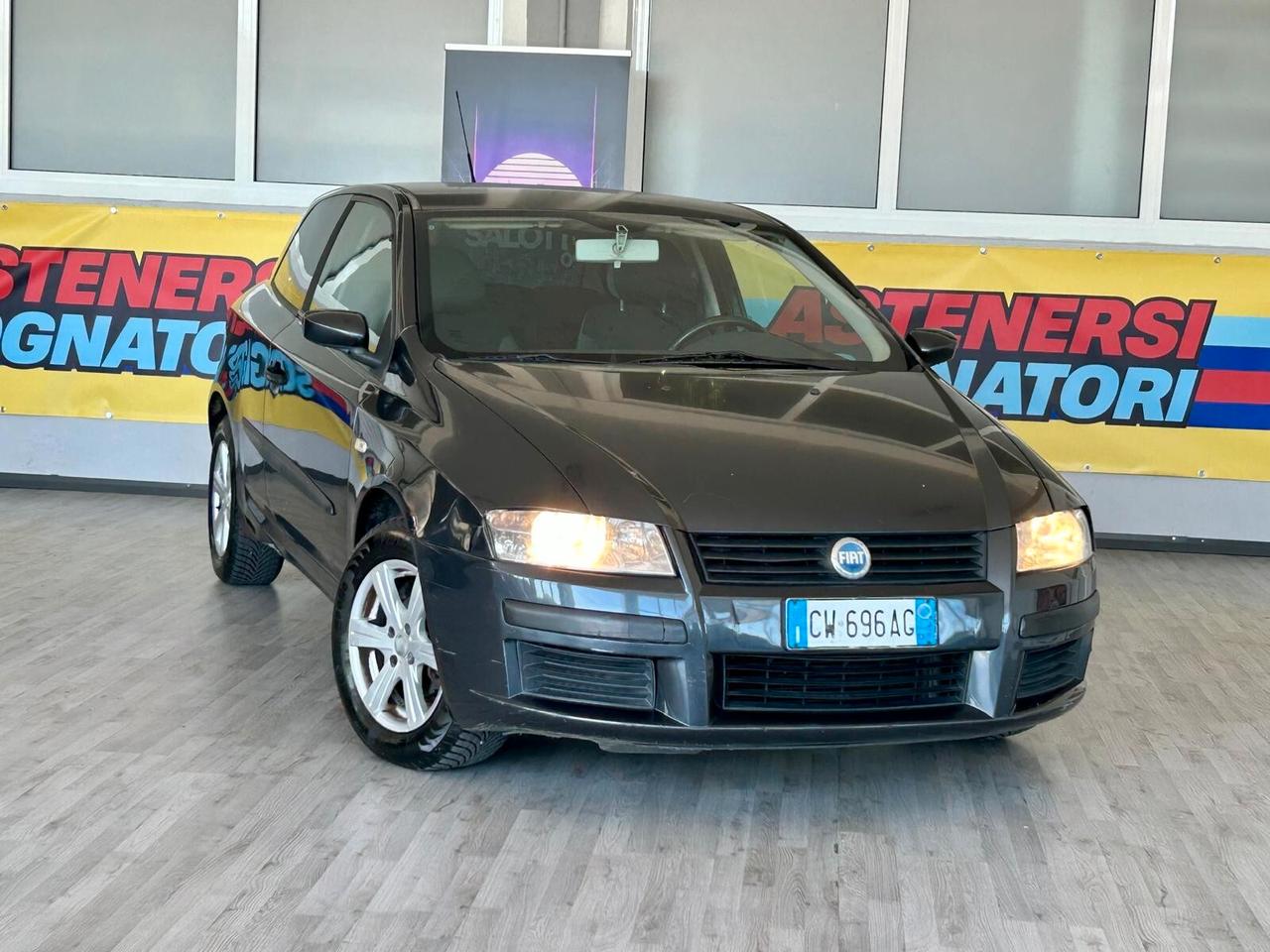 FIAT STILO COUPE' PER NEOPATENTATI *6 SPEED E TI SENTI SHUMY!*BENZINA1.4 16V 95CV* CLIMA + CERCHI IN LEGA + VETRI NERI*