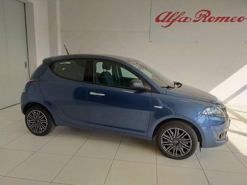 Lancia Ypsilon 1.0 FireFly 5 porte S&S Hybrid Gold