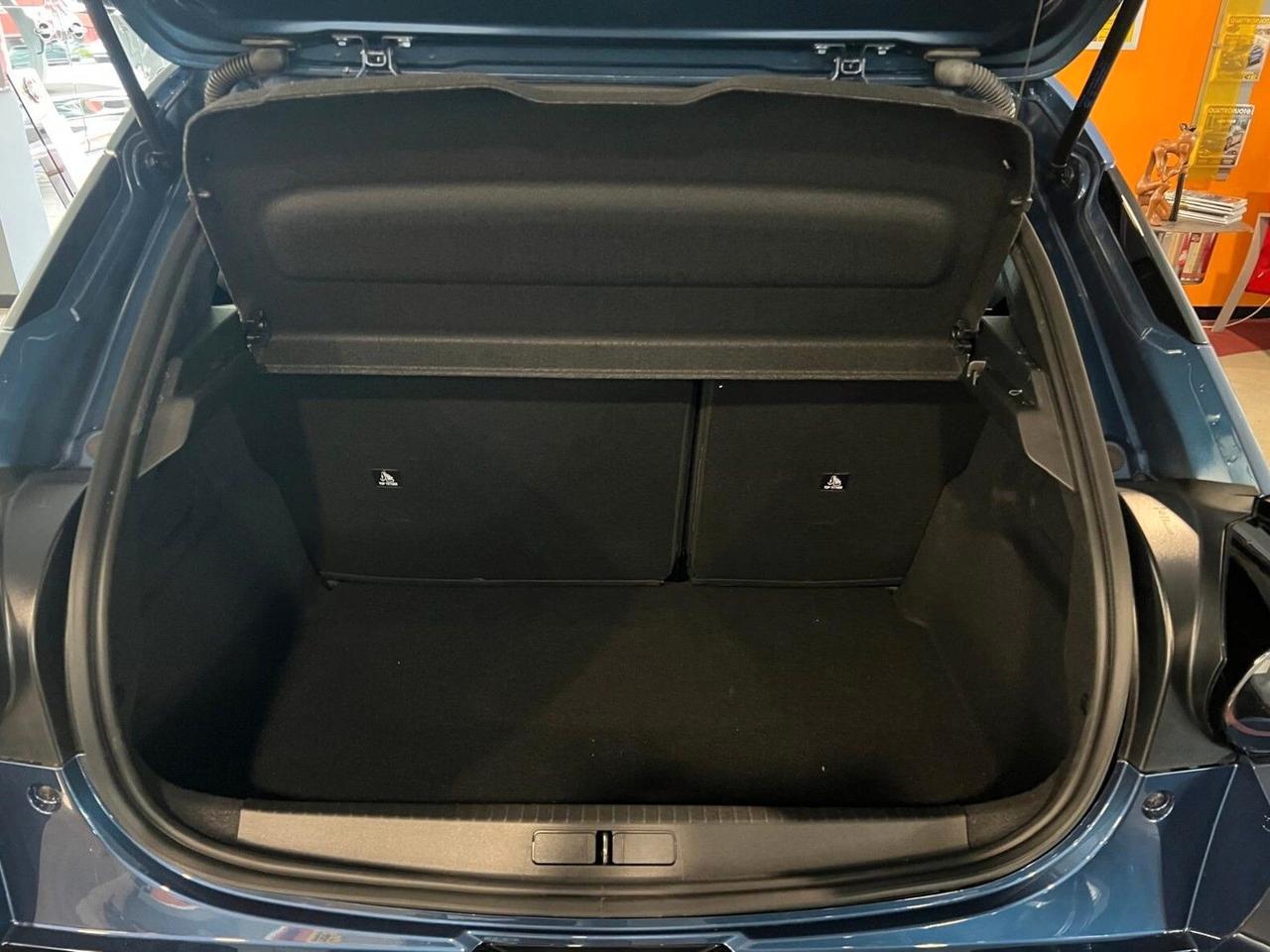 Lancia Ypsilon Hybrid e-DCT Edizione Cassina