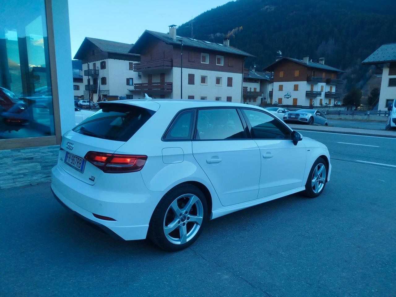 Audi A3 SPB 2.0 TDI 184 CV S tronic Sport quattro edition