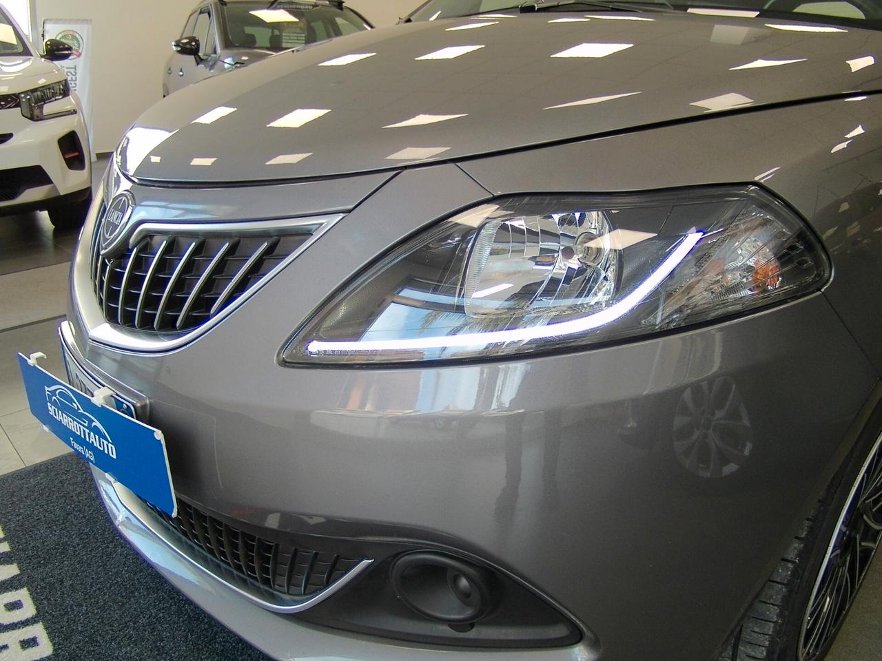 Lancia Ypsilon 1.0 FireFly 5 porte S&S Hybrid Silver Plus