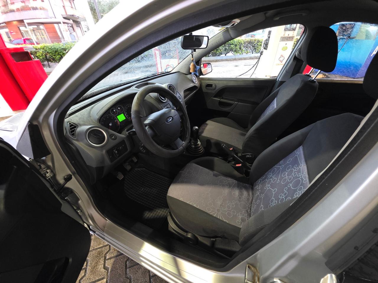 Ford Fiesta 1.2 GPL POCHI KM LOW COST PROMO