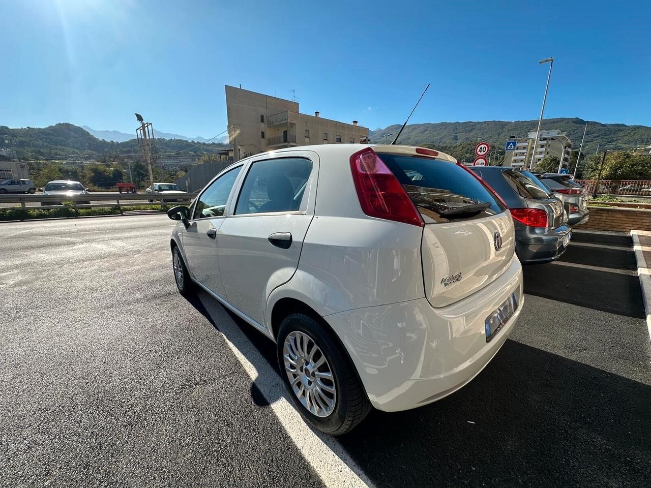 Fiat Punto 1.4 8V 5 porte Natural Power Street