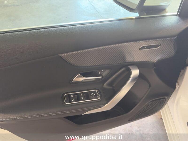 Mercedes-Benz Classe A - W177 2023 A 180 d Progressive Advanced Plus auto