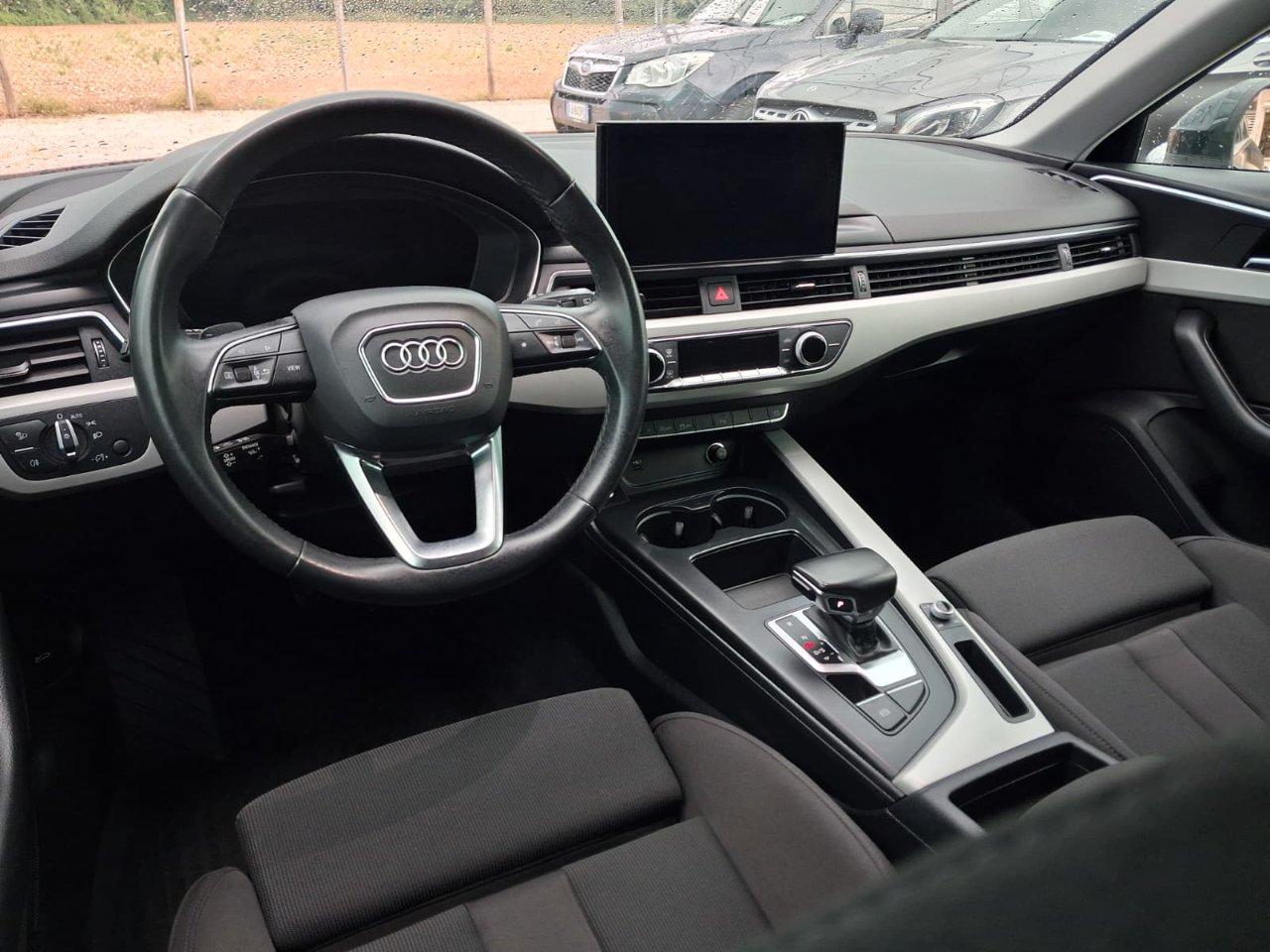 Audi A4 Avant 30 2.0 tdi mhev Business Advanced 136cv s-tronic