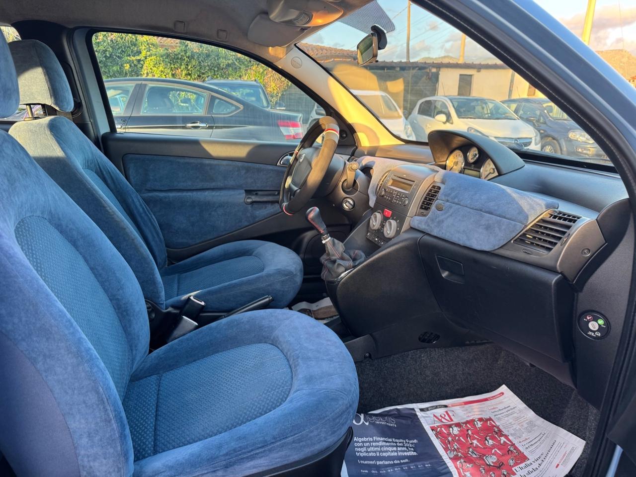 Lancia Ypsilon 1.3 MJT 75 CV Platino