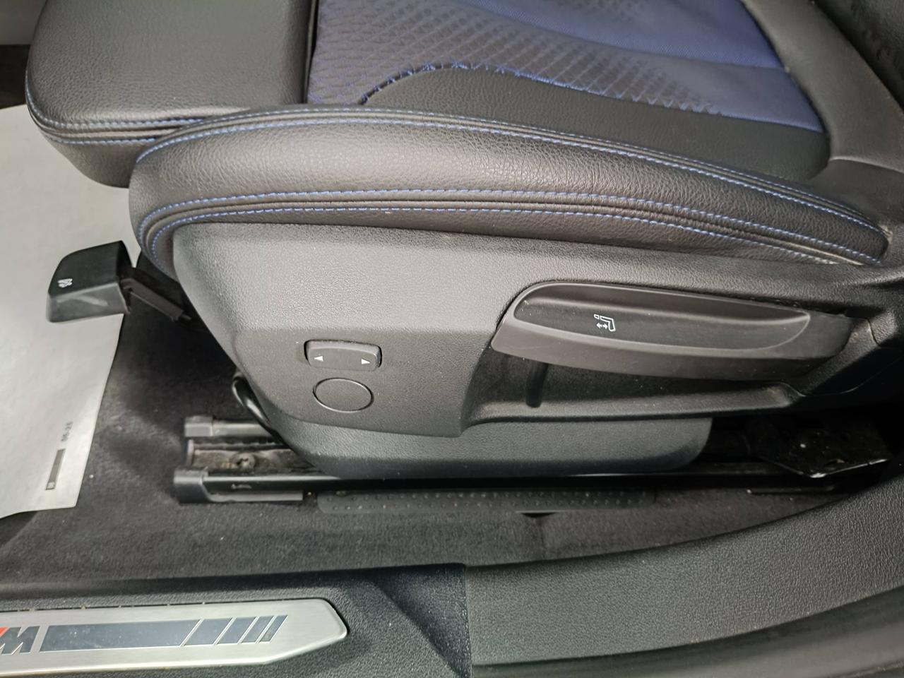 BMW Serie 1 F40 - 118d Msport auto