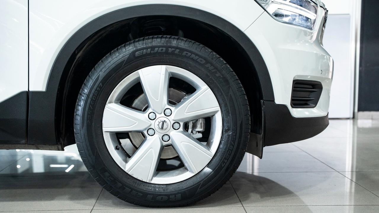 Volvo XC40 2.0 D3 150CV MOMENTUM PRO AUTO NAVI LED FULL OPTIONAL