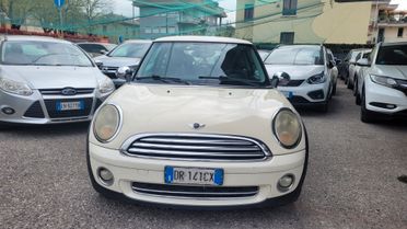 Mini One 1.4 Benzina .. motore consuma olio..