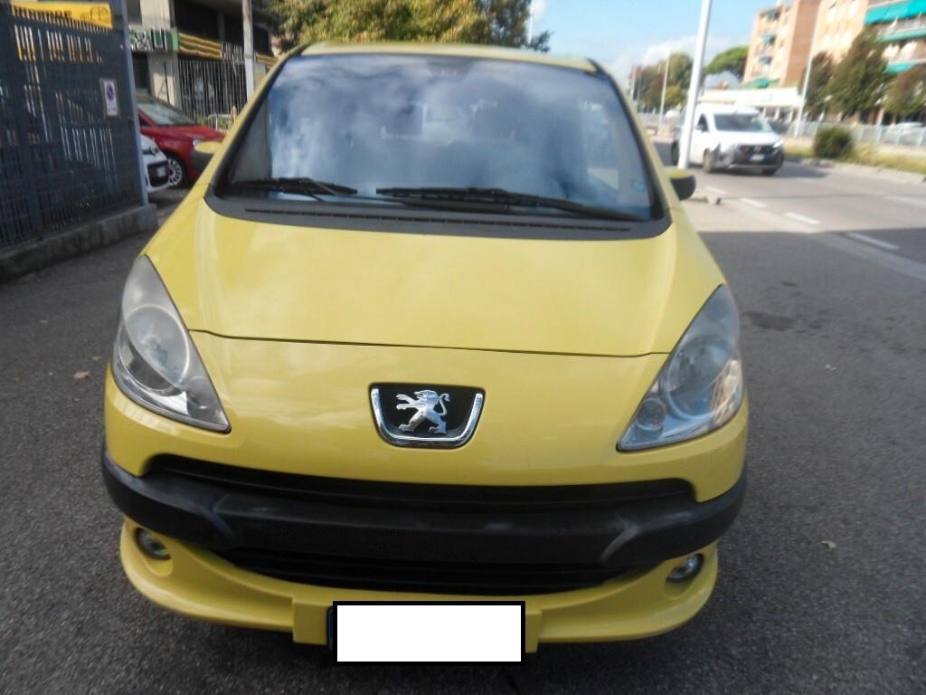 Peugeot 1007 1.4 Happy