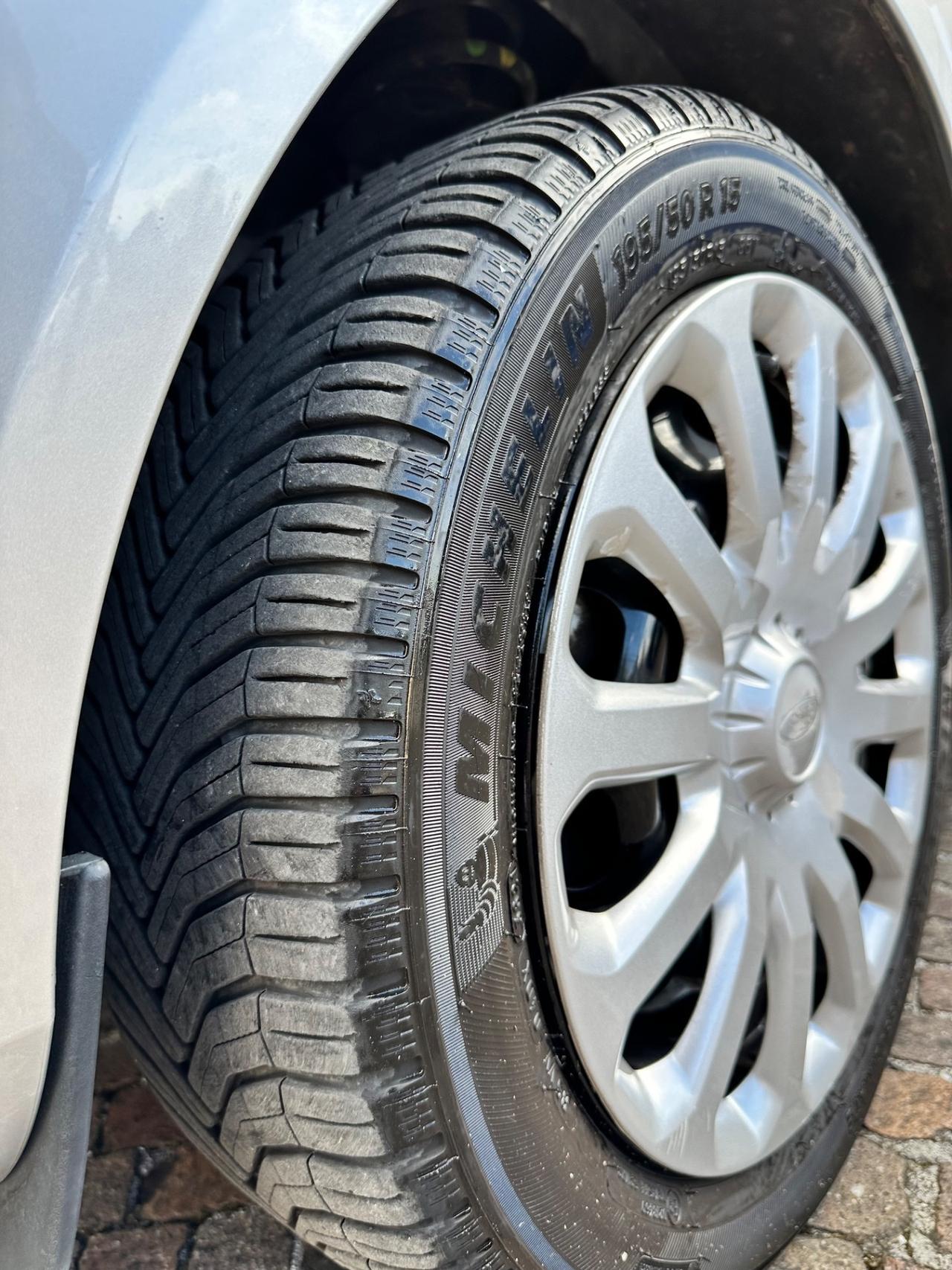 Ford Fiesta 1.0Bz 80CV 5P Titanium - Neopatentati