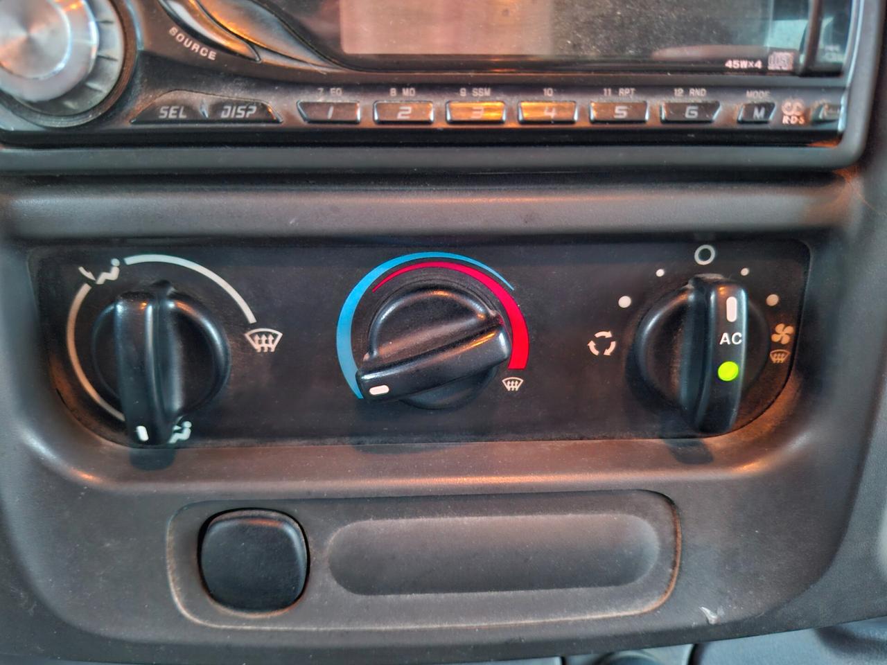 Ford Transit 90t350 ribaltabile trilaterale