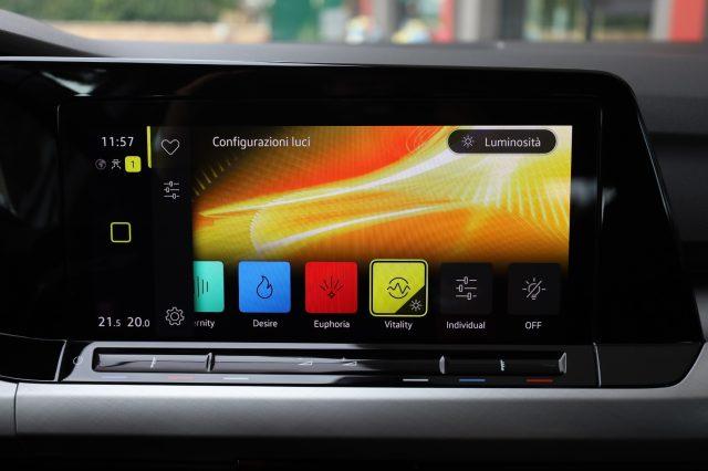 VOLKSWAGEN Golf 2.0 TDI DSG Navi LED Acc Clima 3Zone PREZZO REALE