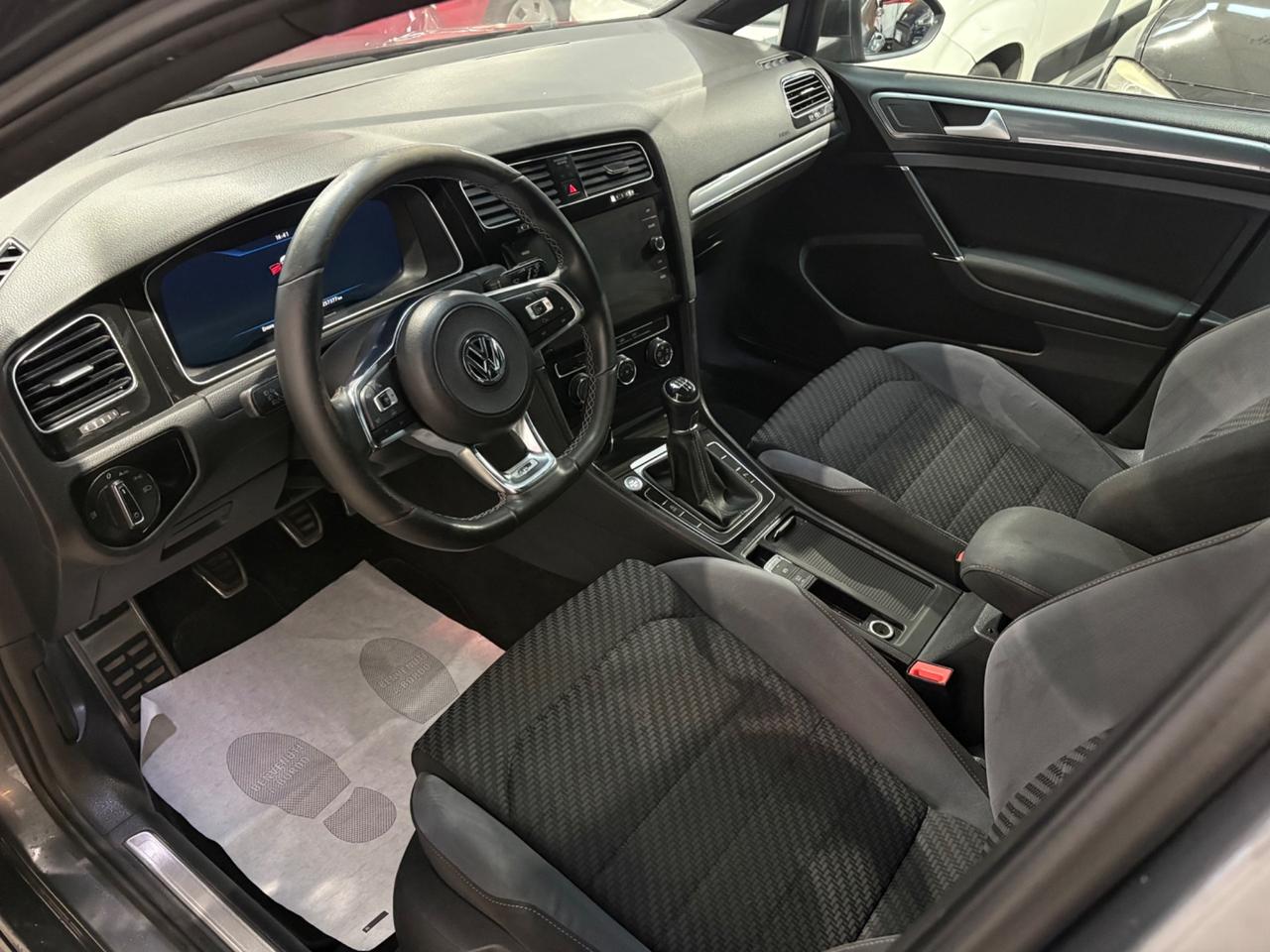Volkswagen Golf 1.6 TDI 115 CV R-LINE